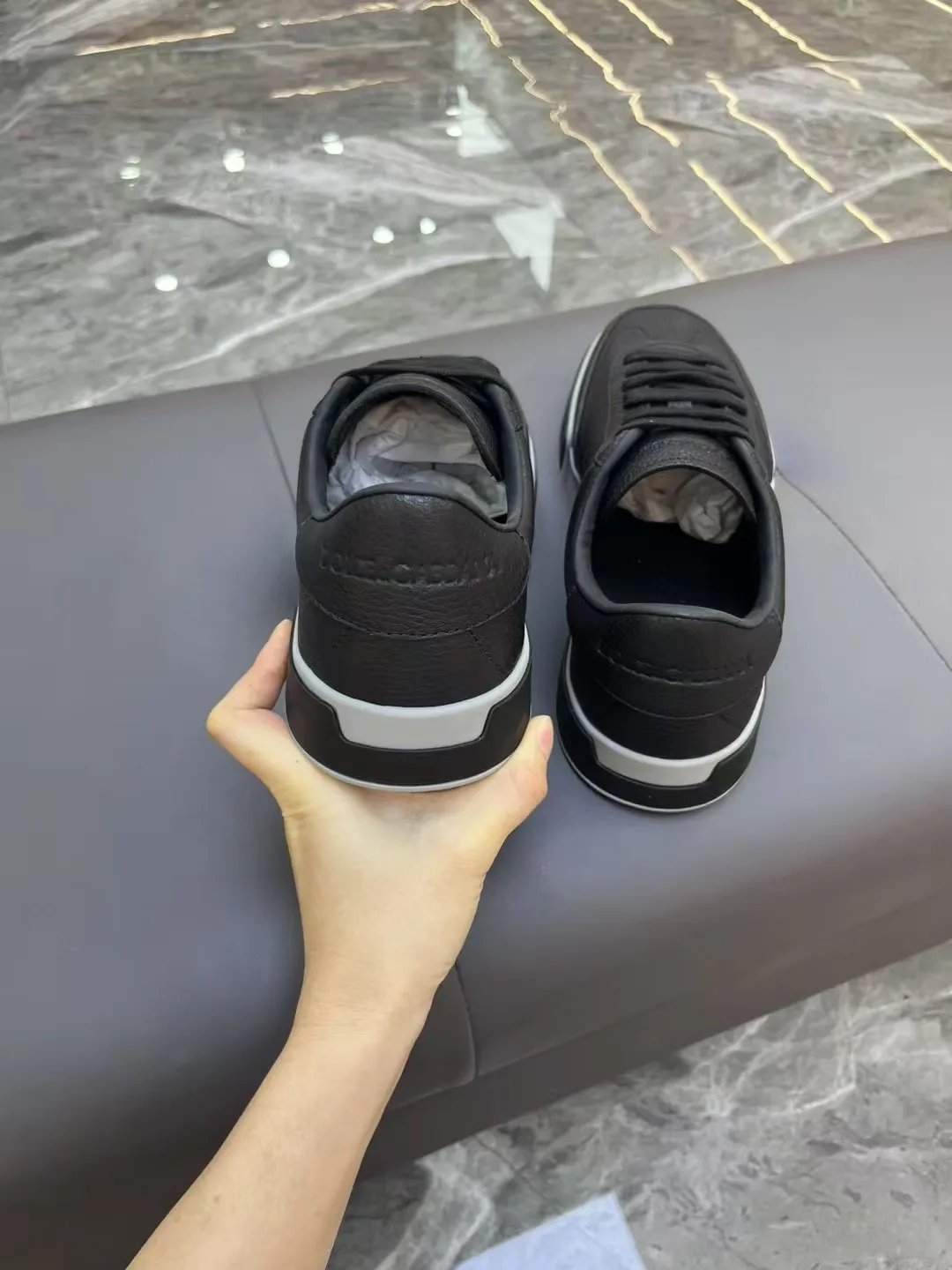 Men's shoes 💰460 [New style] 🐝🐝⚠️[DG] ⚠️High grade, top craftsmanship ⚠️Men's casual style, regular size 39 to 44 (45 can be customized ⚠️D &G Fashionable and casual style, unique design style! Fully original single-layer calfskin hollow design, inner calfskin latex back foot! Exclusive for summer! Original TPU outsole! Look at the details of the quality, and it can stand up to all kinds of tests!